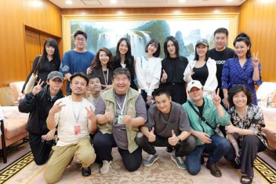 周一圍林家川領銜主演話劇《枕頭人》5月23-26日在北京世紀劇院連演四天